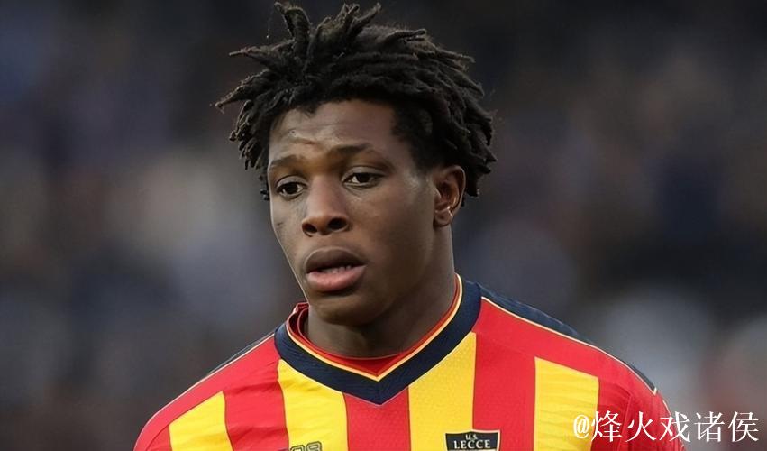 曼联求购20岁左路好手遭拒 或再报价4000万欧元 曼联求购20岁左路好手遭拒 或再报价4000万欧元